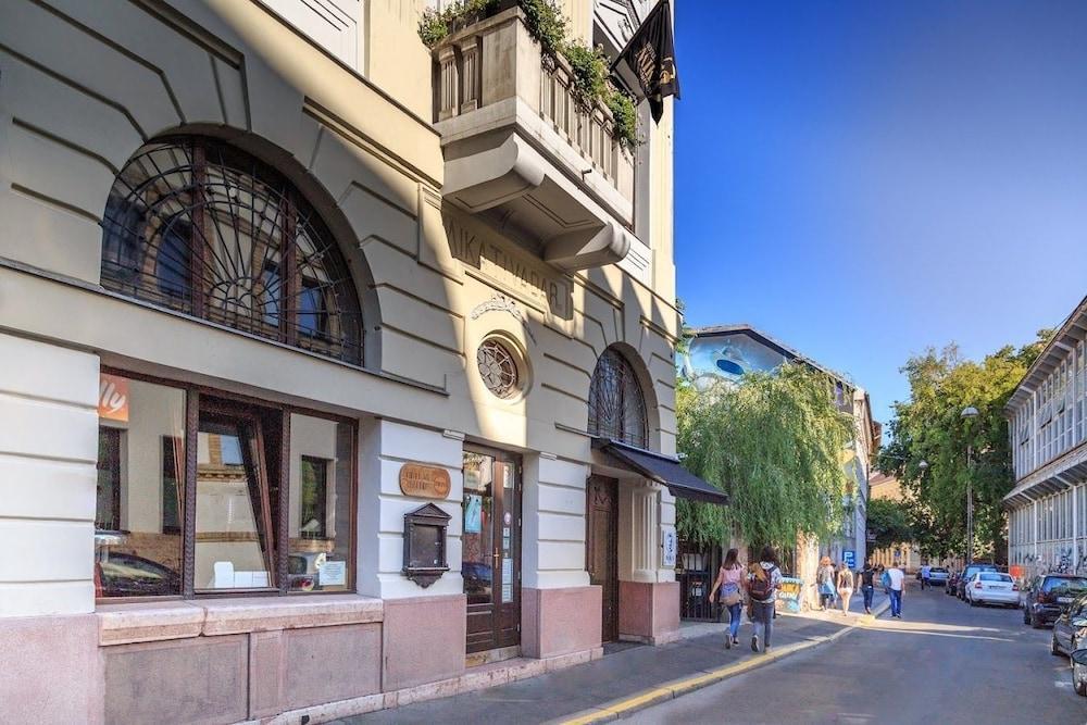 Hotel Mika Downtown Budapesta Exterior foto